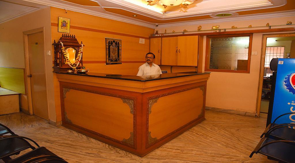 Hotel Vishnu Residency Visakhapatnam Exteriör bild