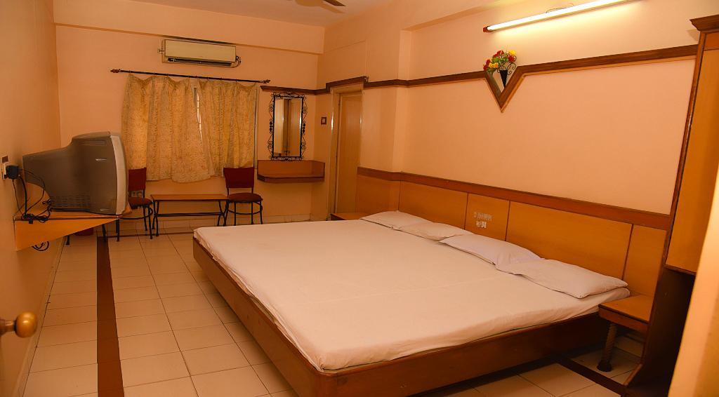 Hotel Vishnu Residency Visakhapatnam Exteriör bild